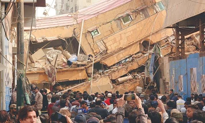 Deadly Building Collapse Strikes Karachi Neighbourhood