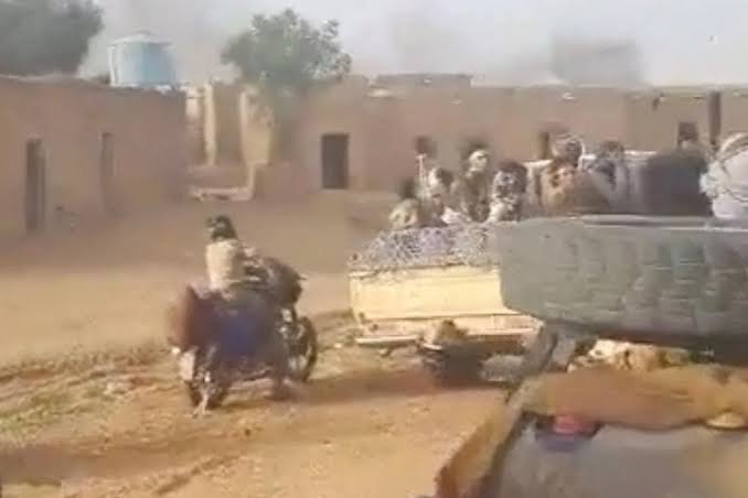 Coordinated Militant Attacks Target Army Positions Across Mali