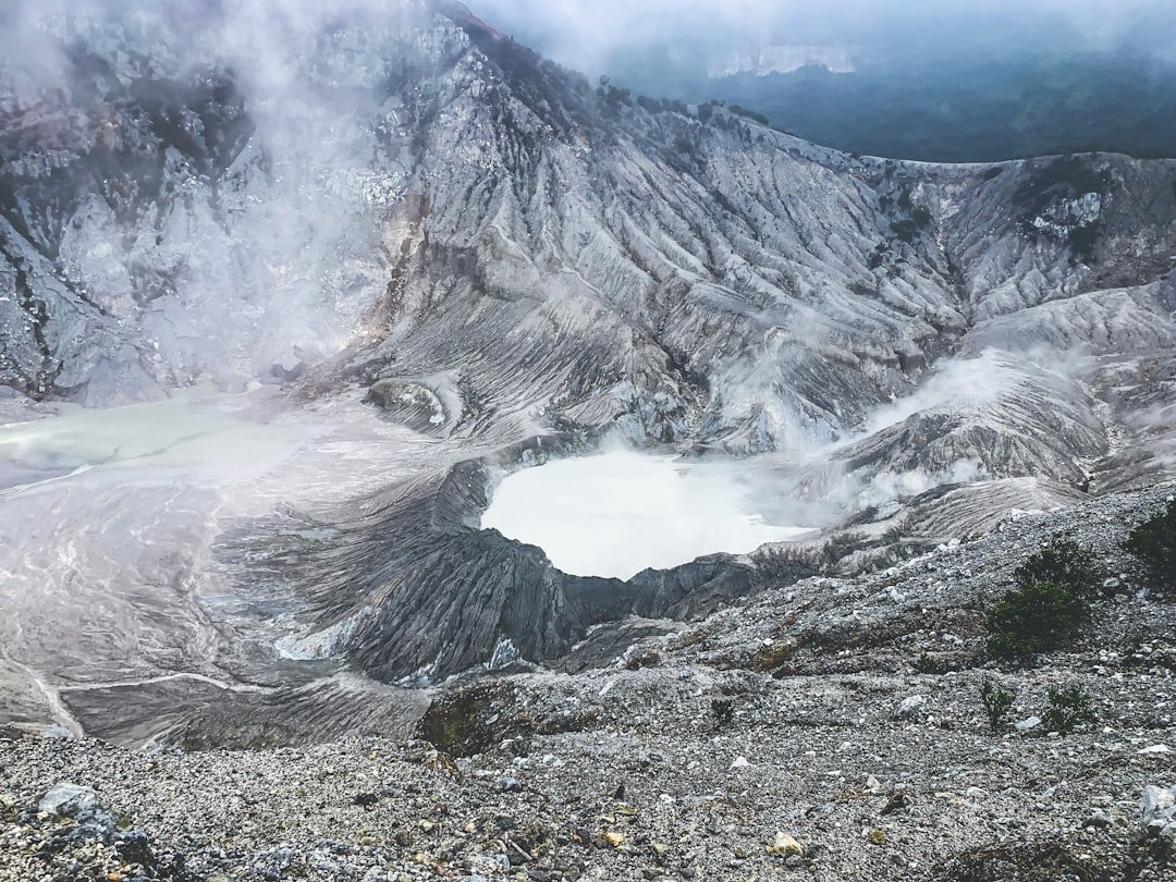 Anak Krakatau Ash Keeps Indonesian Airports Closed and Disrupts Thousands of Flights