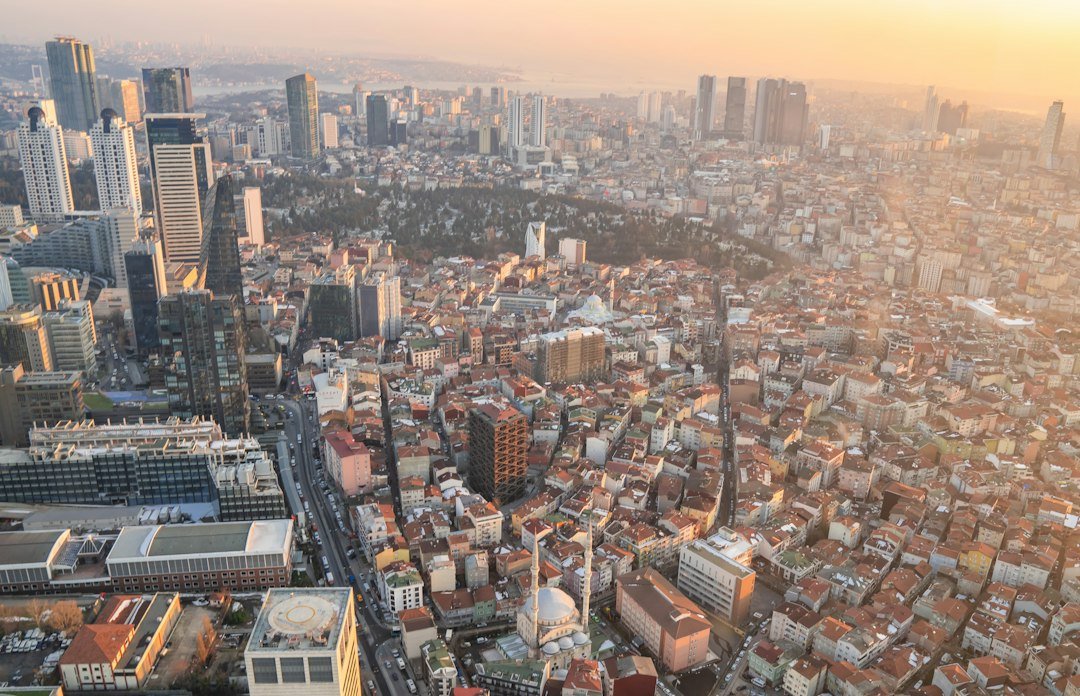 MSCI Freezes Some Türkiye Index Changes and Warns of Possible Market Downgrade
